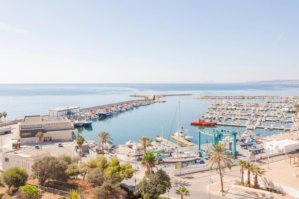 Faro Puerto Estepona Eksteriør billede
